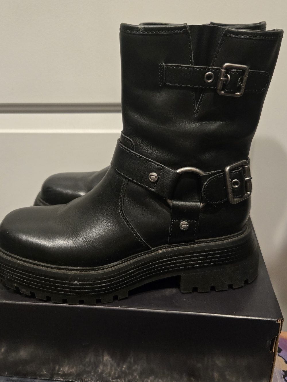 Circus by Sam Edelman Black Leather Buckle Moto Boots